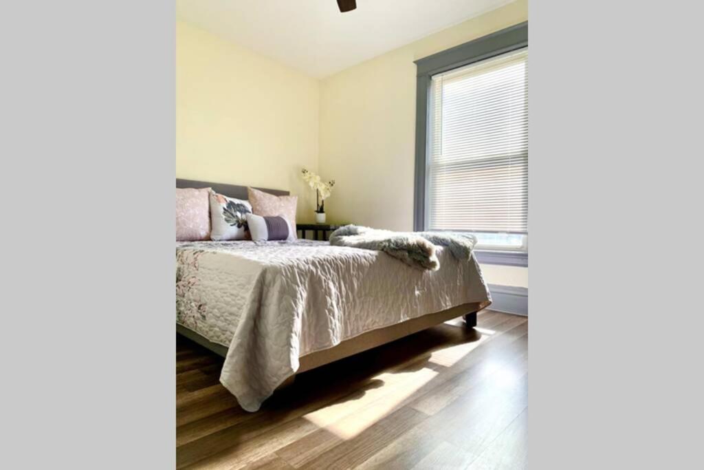 فيلا 5Br Niagara Getaway Prime Location-Sleeps 10 نياغارا فالس، نيويورك المظهر الخارجي الصورة