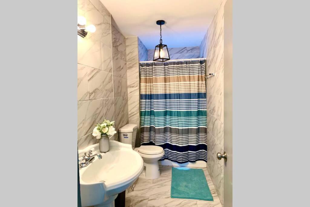 فيلا 5Br Niagara Getaway Prime Location-Sleeps 10 نياغارا فالس، نيويورك المظهر الخارجي الصورة