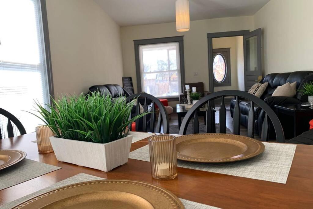 فيلا 5Br Niagara Getaway Prime Location-Sleeps 10 نياغارا فالس، نيويورك المظهر الخارجي الصورة
