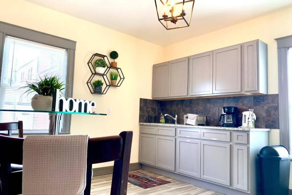 فيلا 5Br Niagara Getaway Prime Location-Sleeps 10 نياغارا فالس، نيويورك المظهر الخارجي الصورة