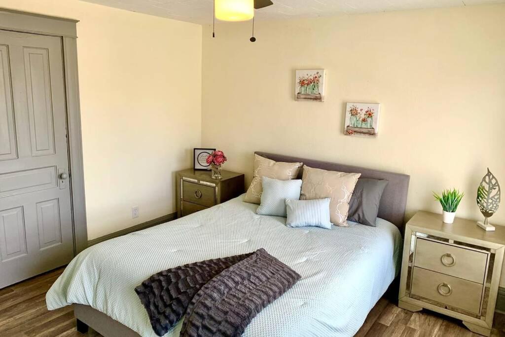 فيلا 5Br Niagara Getaway Prime Location-Sleeps 10 نياغارا فالس، نيويورك المظهر الخارجي الصورة