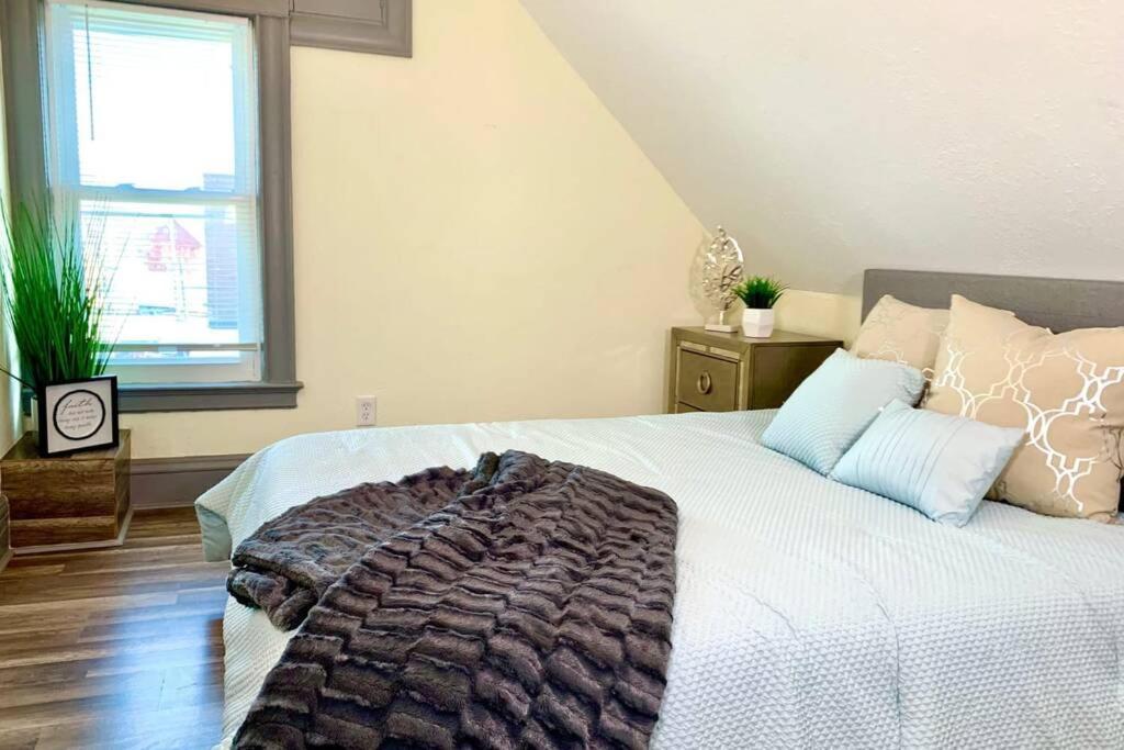 فيلا 5Br Niagara Getaway Prime Location-Sleeps 10 نياغارا فالس، نيويورك المظهر الخارجي الصورة